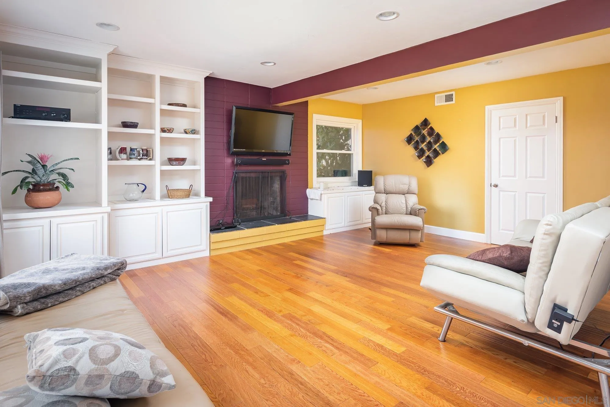 4361 Valle Drive La Mesa, CA 91941 - Photo 27 of 67 a living room with furniture and a flat screen tv