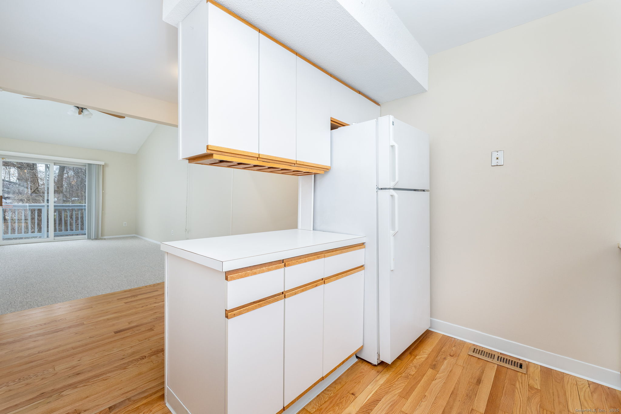 16 Springdale Road, Unit 16 Cromwell, CT 06416 - Photo 13 of 36 a utility room with washer and dryer