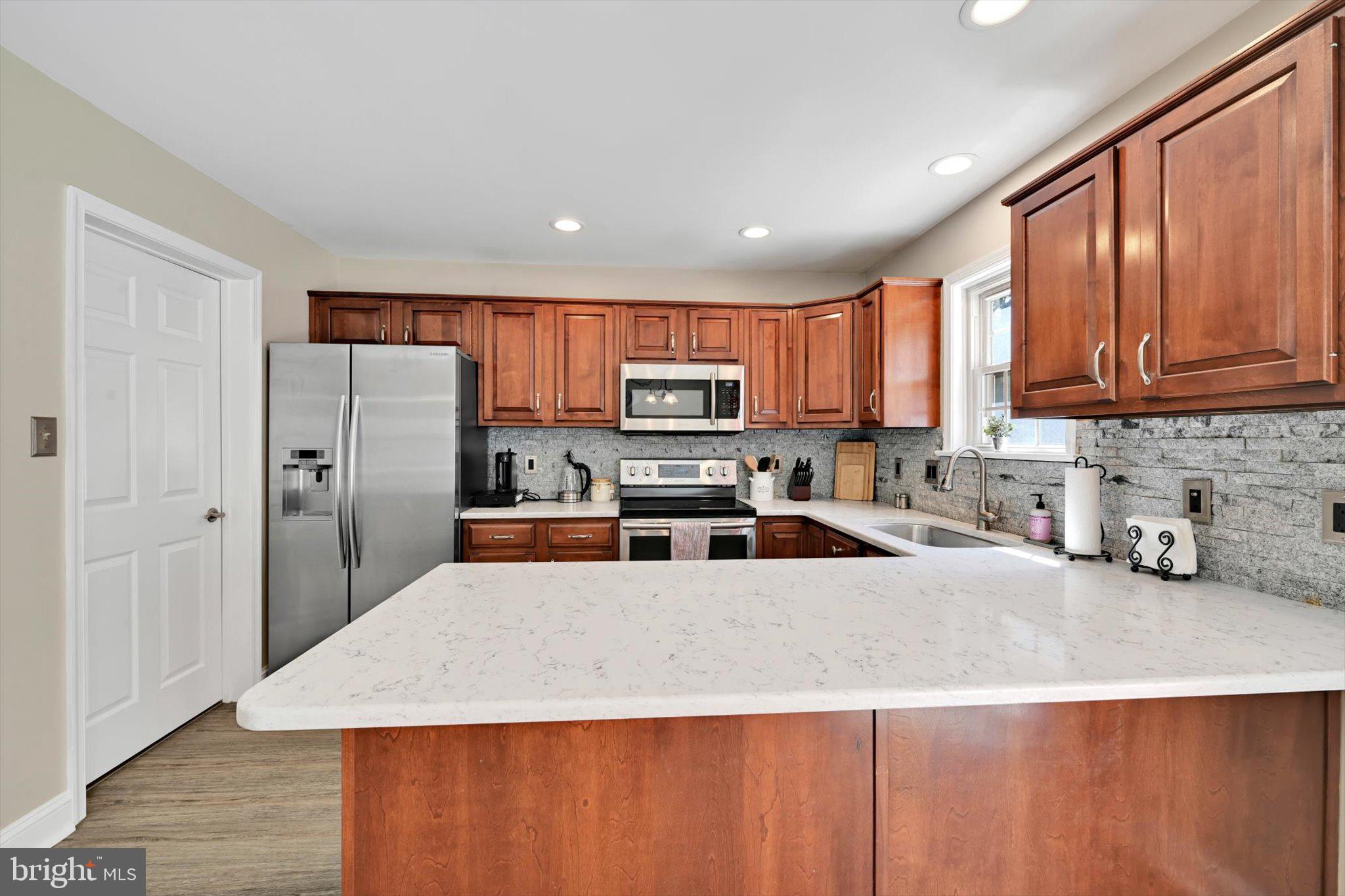 339 Cobblestone Lane Lancaster, PA 17601 - Photo 11 of 39 Kitchen