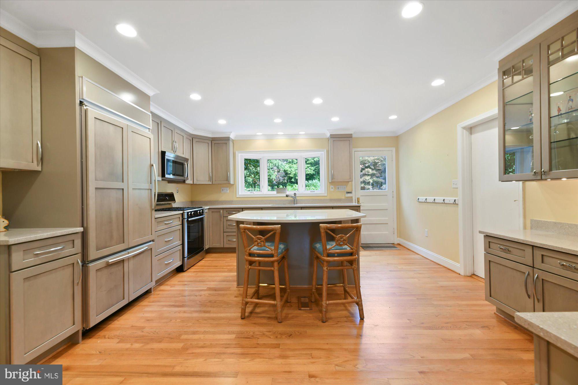 102 Castlewood Road Baltimore, MD 21210 - Photo 17 of 74 Large and lovely updated kitchen