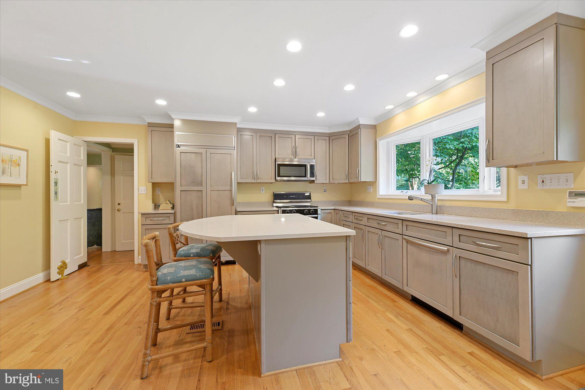 102 Castlewood Road Baltimore, MD 21210 - Photo 20 of 74 You will love this kitchen!