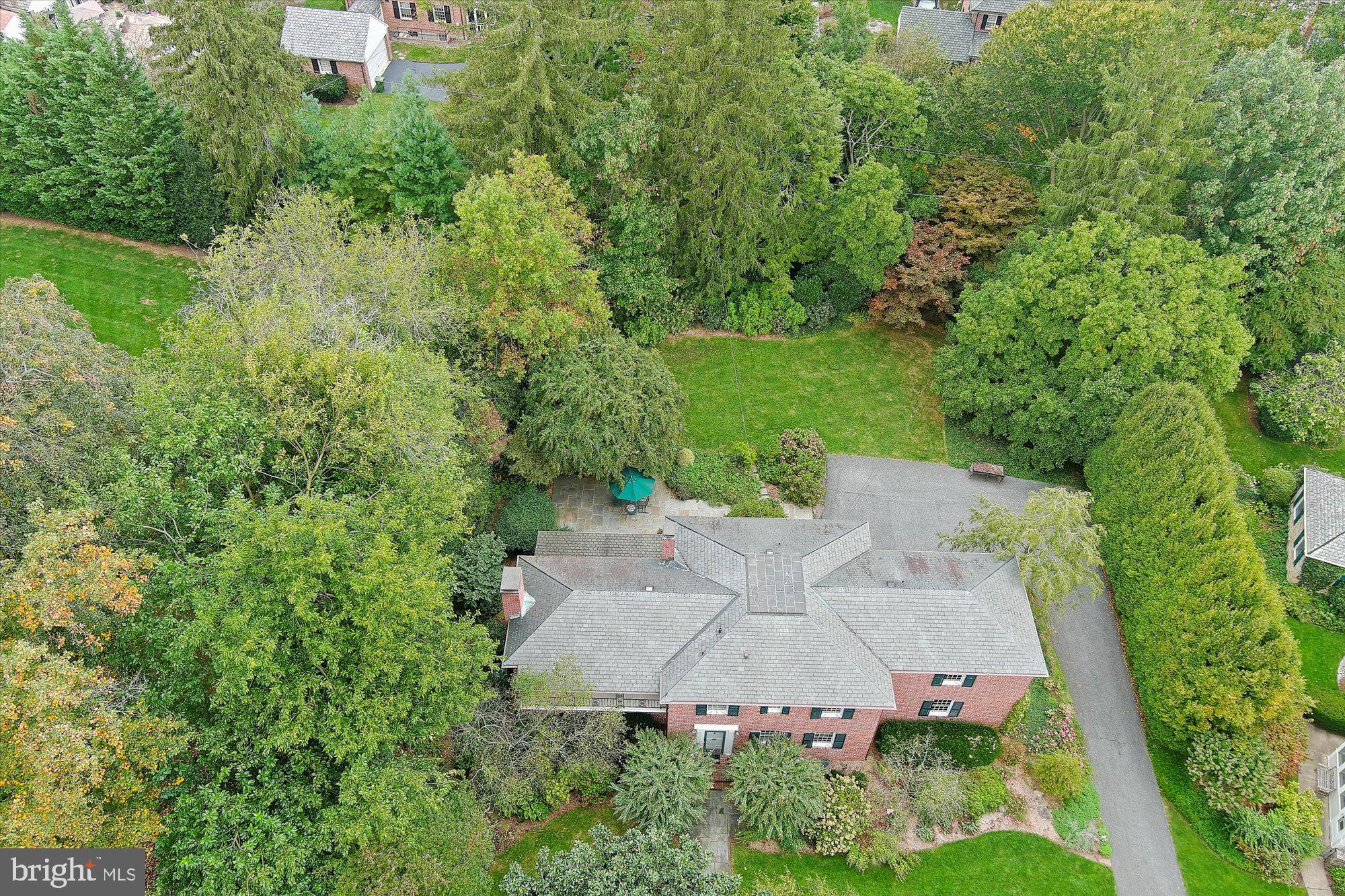 102 Castlewood Road Baltimore, MD 21210 - Photo 2 of 74 Nestled in lush greenery