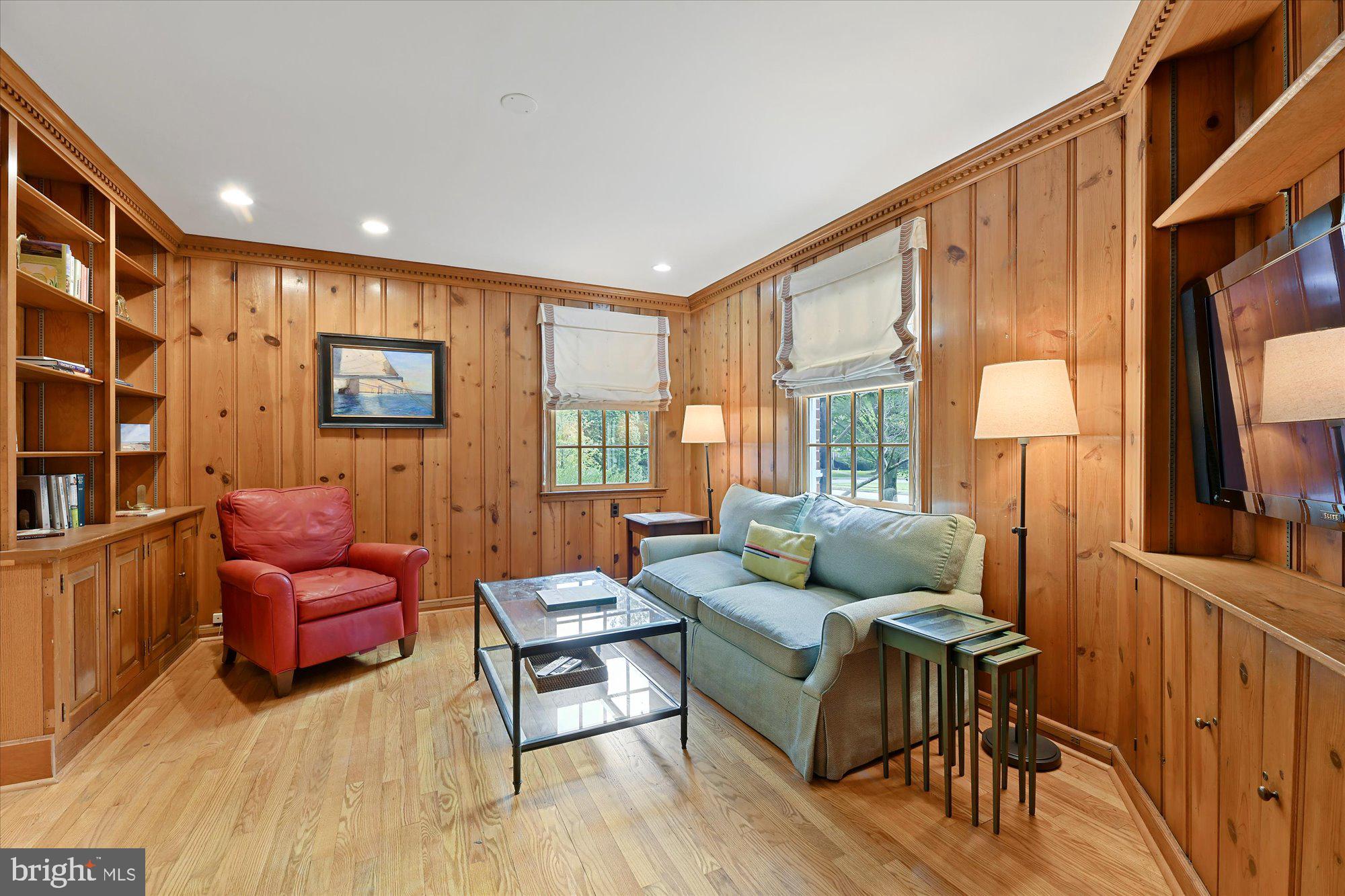 102 Castlewood Road Baltimore, MD 21210 - Photo 25 of 74 Bright and warm, perfect for those zoom meetings
