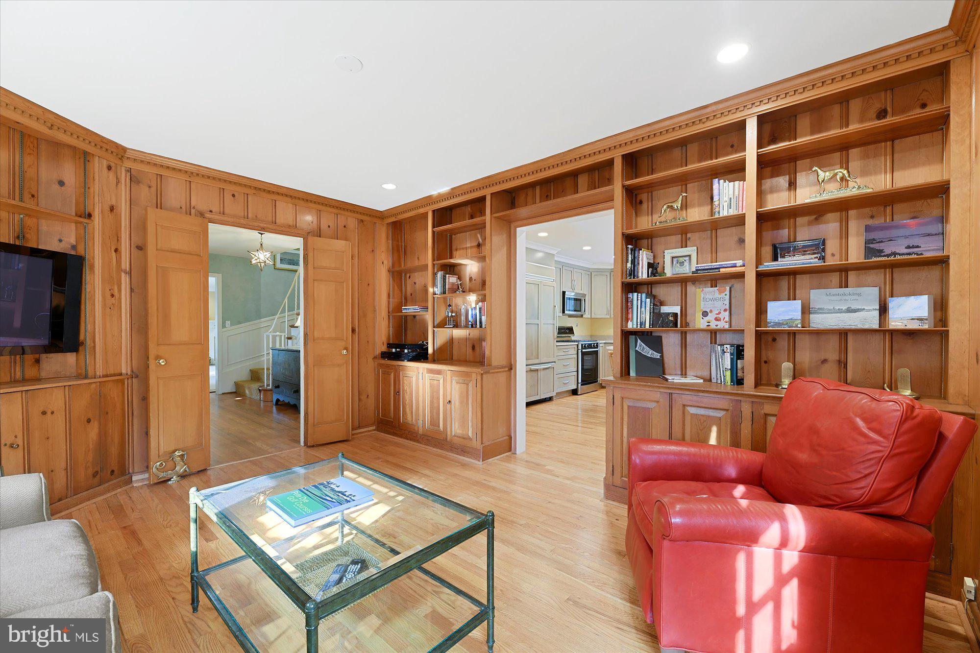 102 Castlewood Road Baltimore, MD 21210 - Photo 26 of 74 So many built ins for your treasures