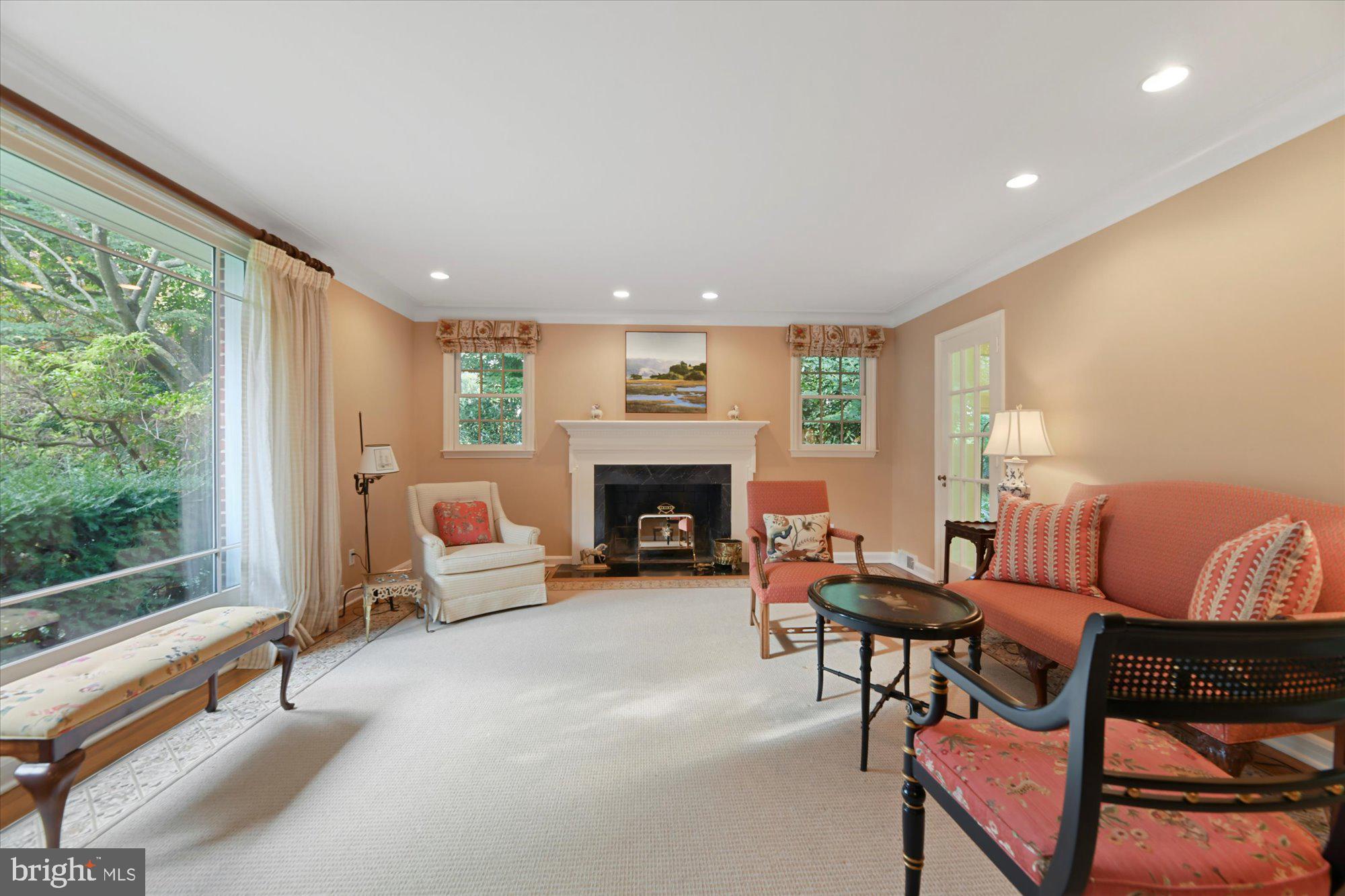 102 Castlewood Road Baltimore, MD 21210 - Photo 27 of 74 The charming living room w/ large picture window