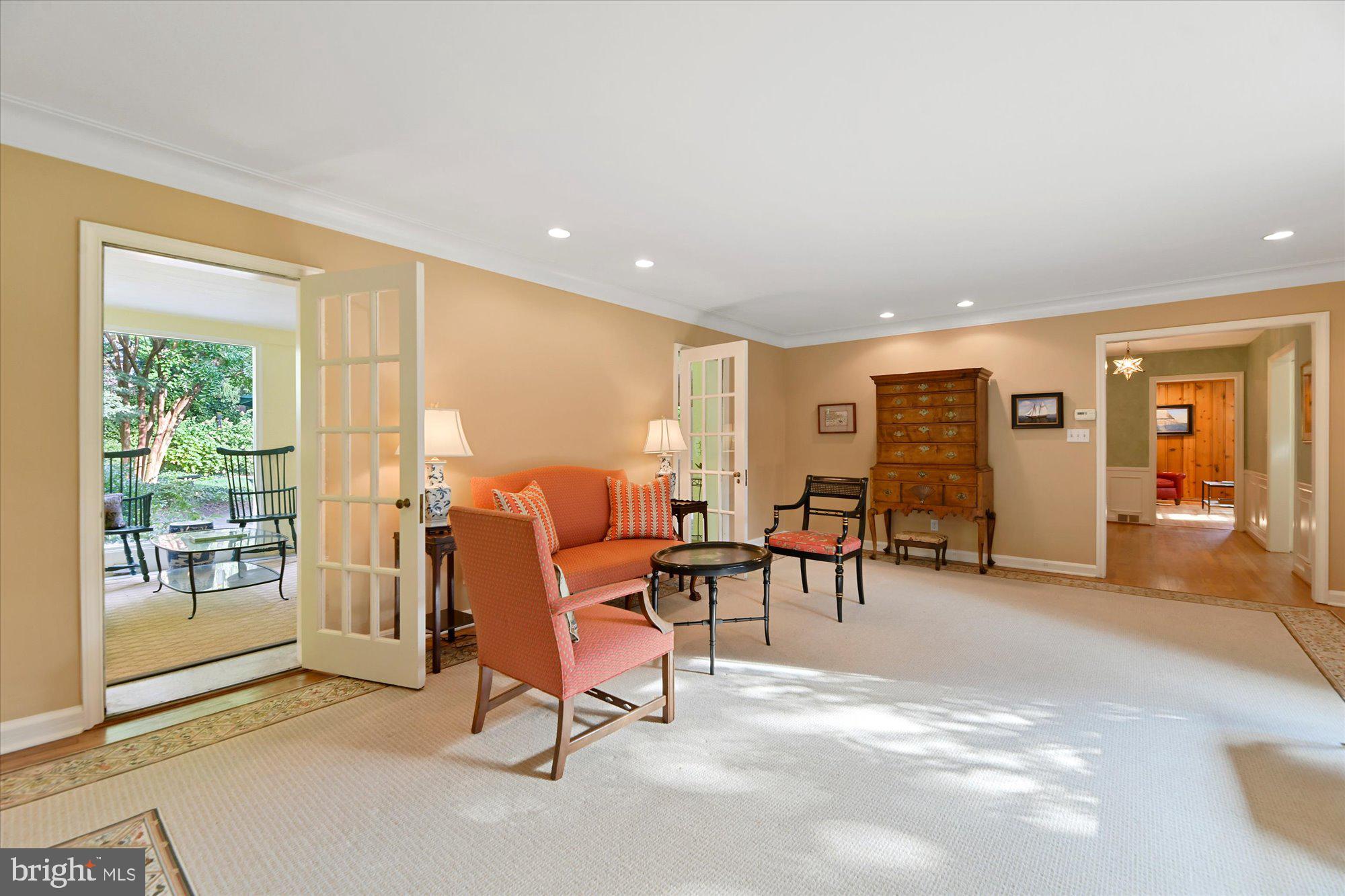 102 Castlewood Road Baltimore, MD 21210 - Photo 29 of 74 This room opens to a sun drenched solarium