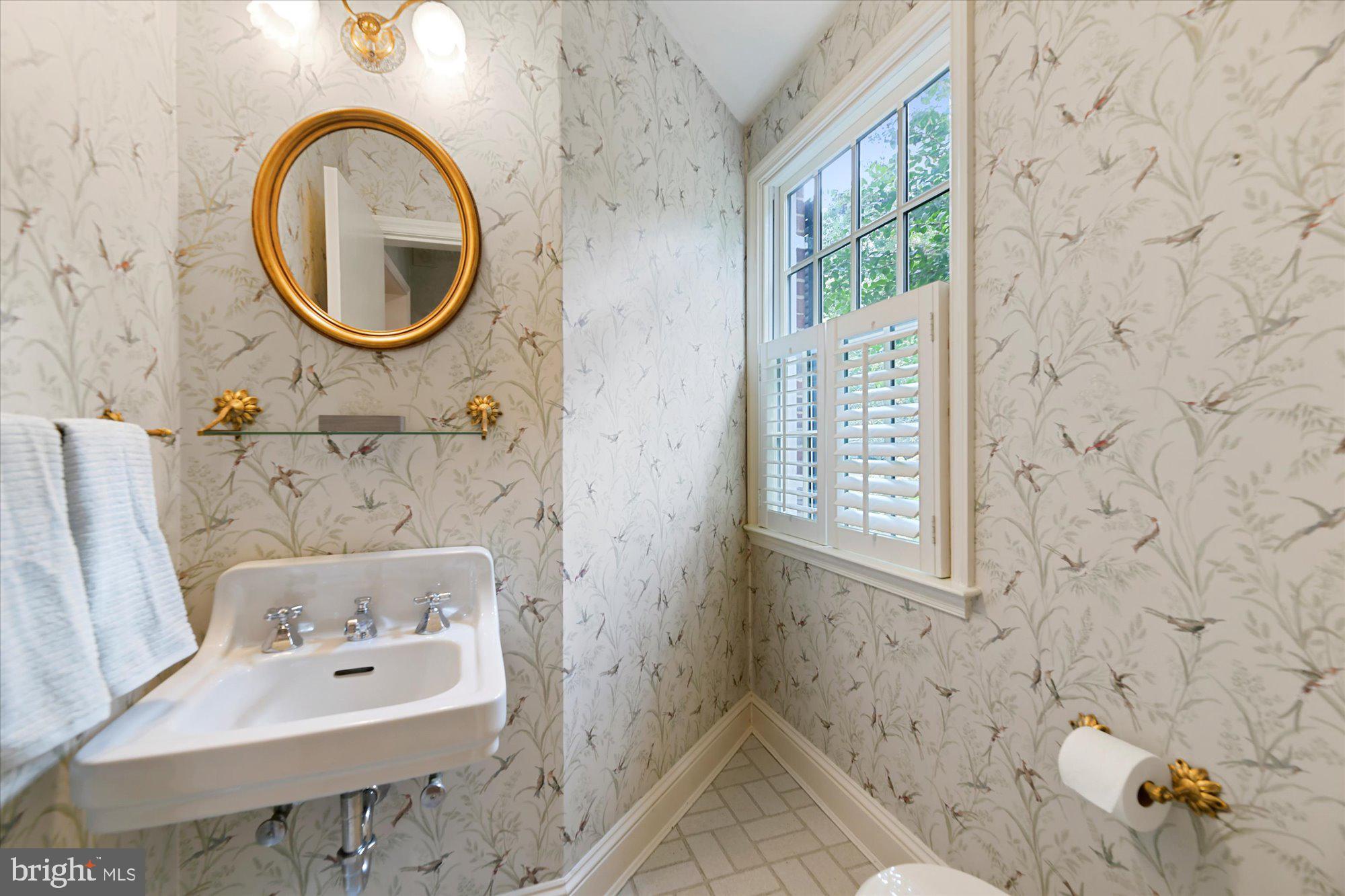 102 Castlewood Road Baltimore, MD 21210 - Photo 36 of 74 First floor powder room is full of charm