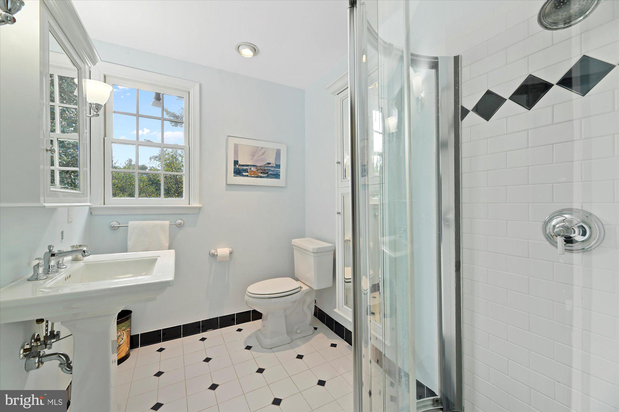 102 Castlewood Road Baltimore, MD 21210 - Photo 44 of 74 Second bathroom with pedestal sink