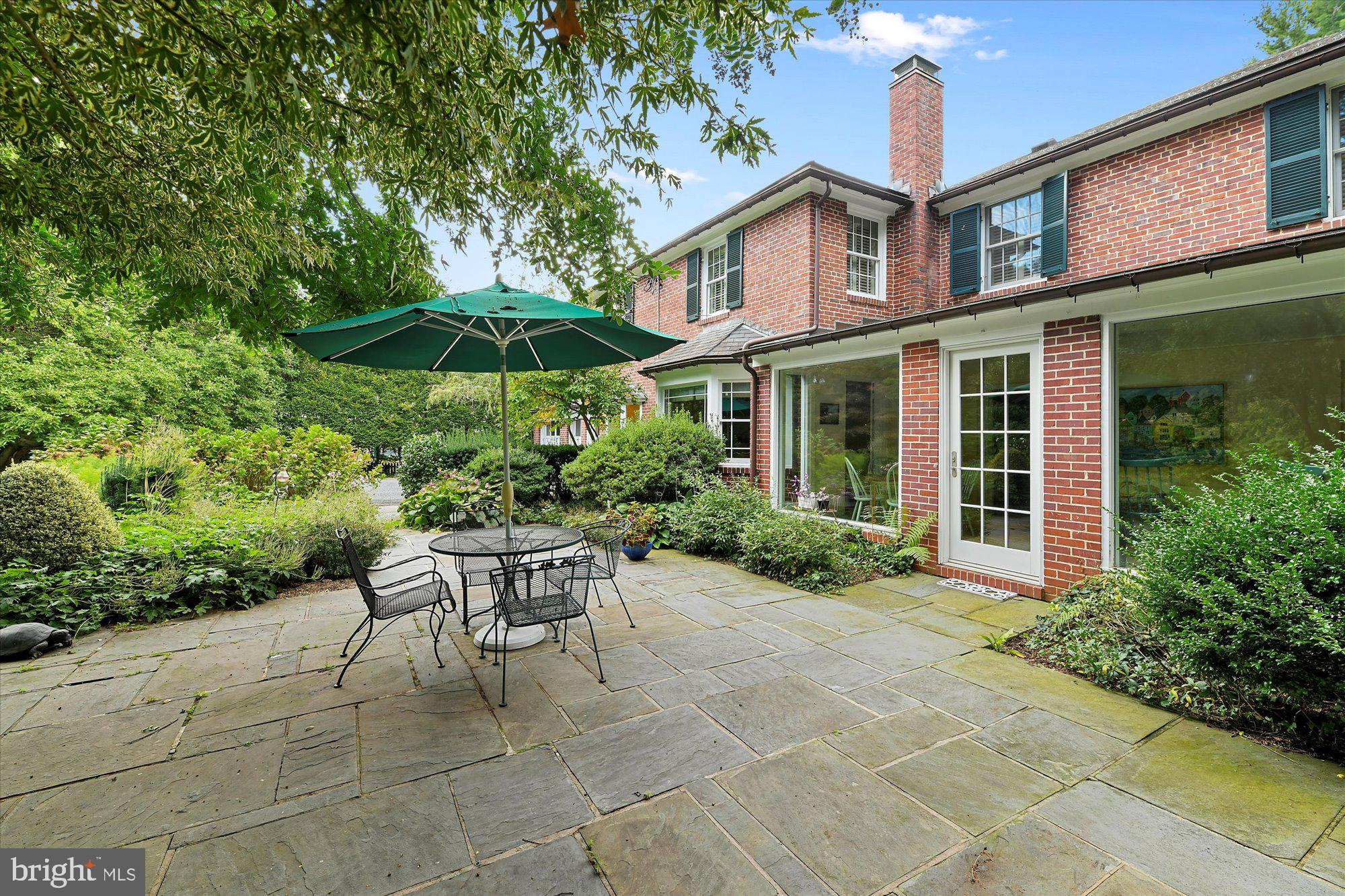 102 Castlewood Road Baltimore, MD 21210 - Photo 61 of 74 Charming view of the patio
