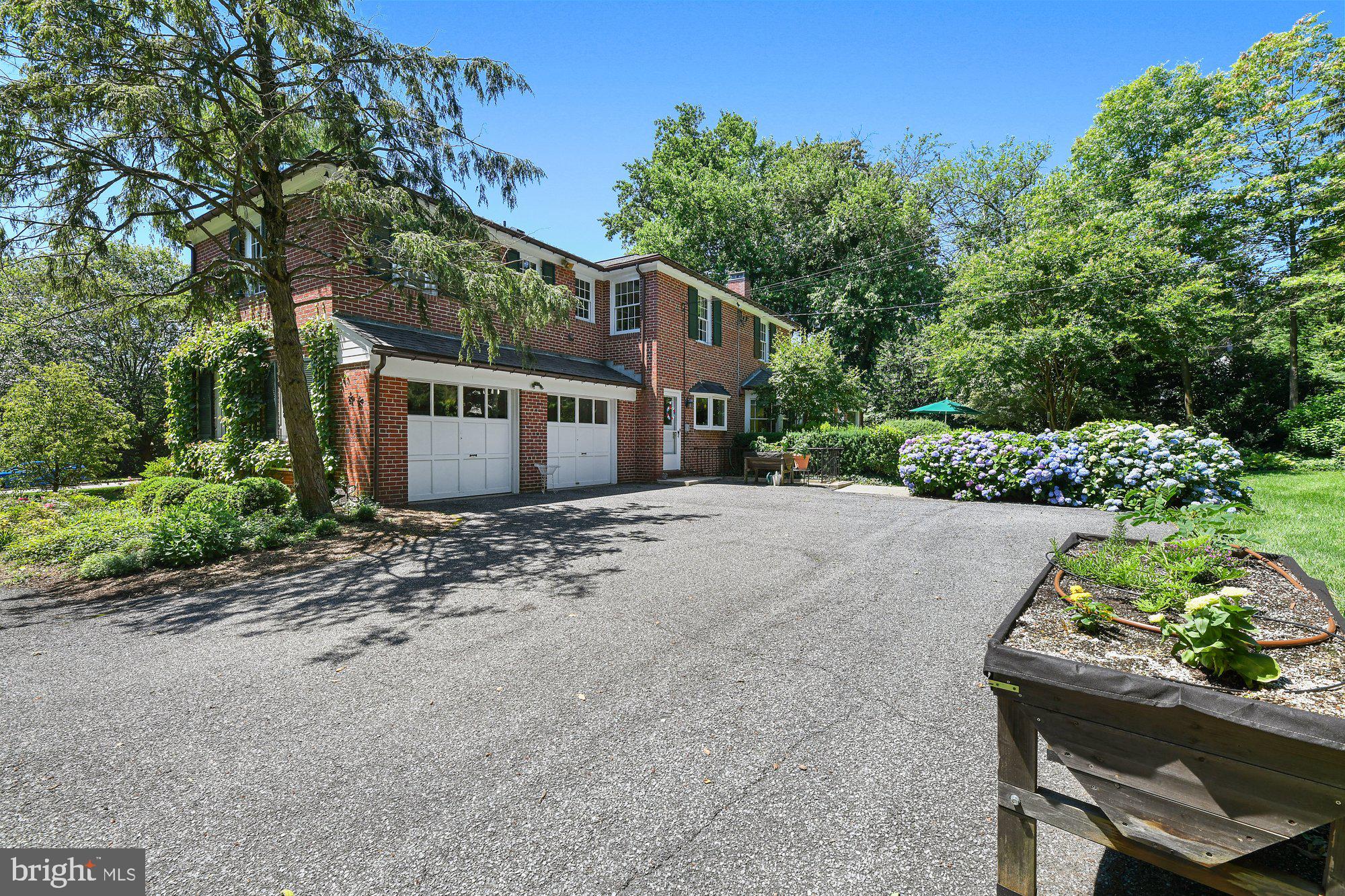 102 Castlewood Road Baltimore, MD 21210 - Photo 10 of 74 Driveway and ample parking