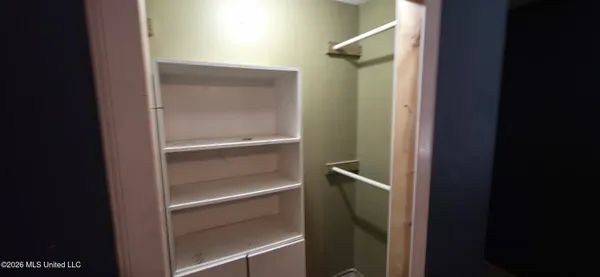 $150,000 | 2002 Sherwood Drive, McComb, MS 39648