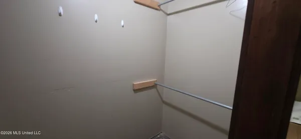 $150,000 | 2002 Sherwood Drive, McComb, MS 39648