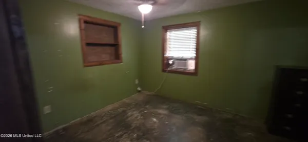 $150,000 | 2002 Sherwood Drive, McComb, MS 39648