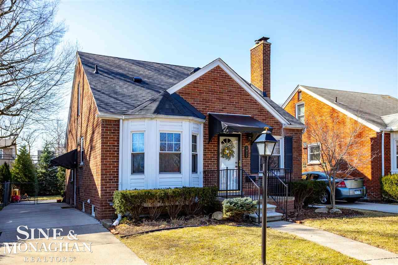 1977 Hawthorne Road Grosse Pointe Woods, MI 48236 - Photo 33 of 36
