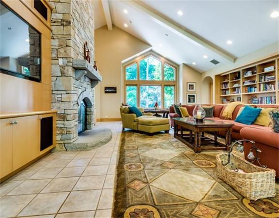 427 Silver Hill Road Concord, MA 01742 - Photo 8 of 30 Gallery Image 8