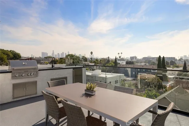 a picture of city view