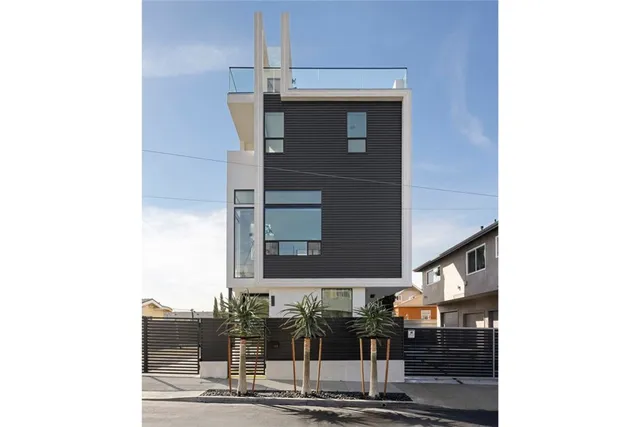 $9,495 | 3620 Ellsworth Street, Silver Lake, CA 90026