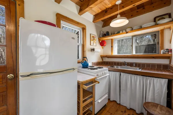 $1,200,000 | 1551 Route 6, Wellfleet, MA 02667