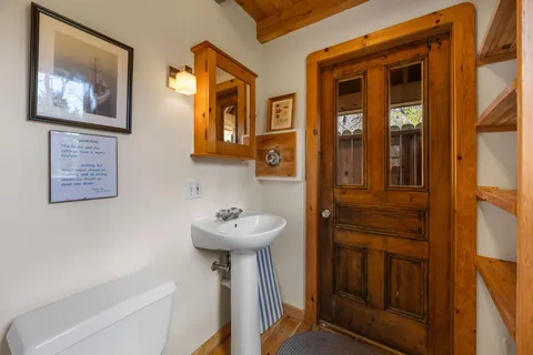 $1,200,000 | 1551 Route 6, Wellfleet, MA 02667