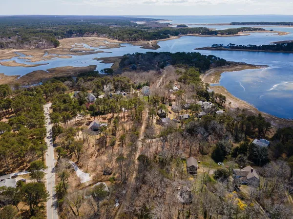 $1,200,000 | 1551 Route 6, Wellfleet, MA 02667