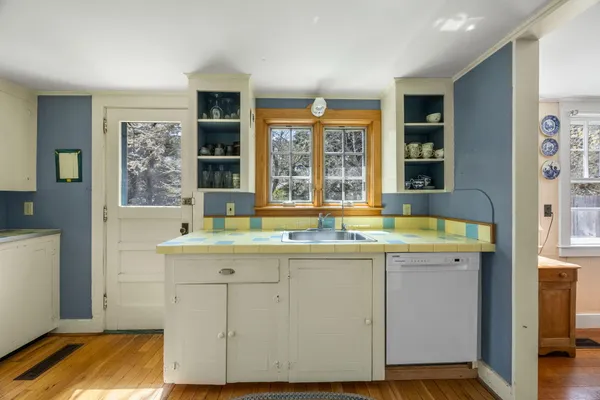 $1,200,000 | 1551 Route 6, Wellfleet, MA 02667