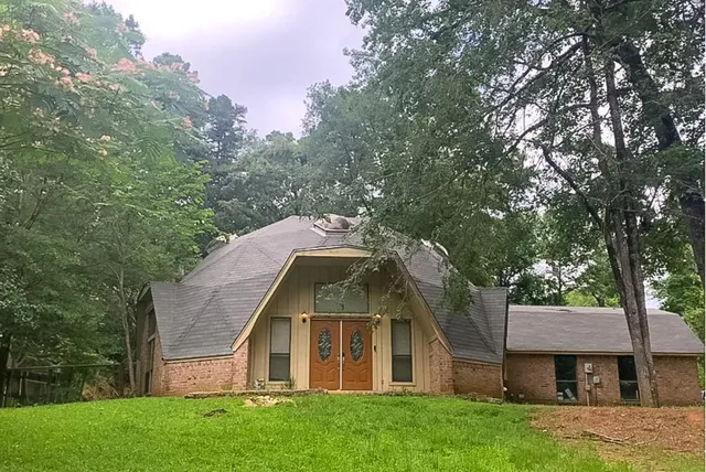 $219,000 | 202 Shadybrook Lane, Atlanta, TX 75551
