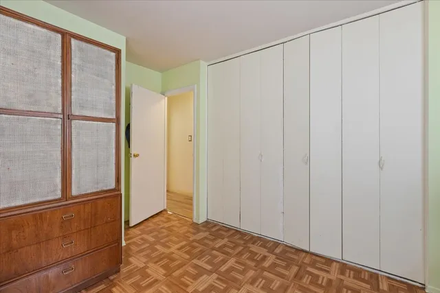 $335,000 | 660 Flagstaff Lane, Hoffman Estates, IL 60169