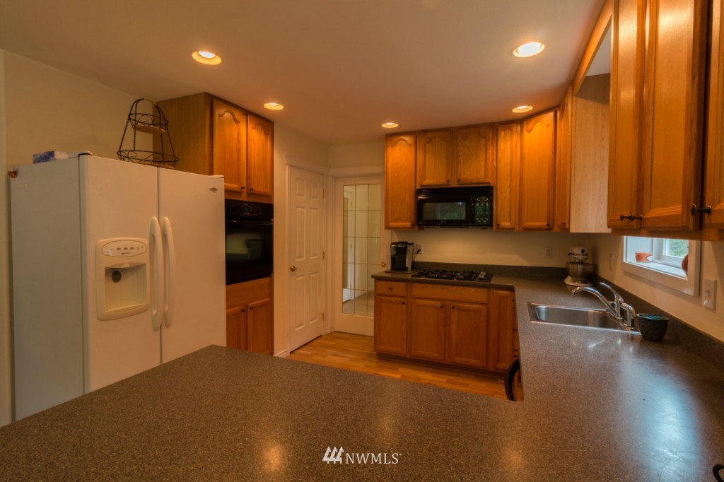 4617 Julian Road Southwest Port Orchard, WA 98367 - Photo 8 of 25 Gallery Image 8
