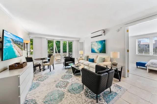 $13,000 | 455 Worth Avenue, Unit 201, Palm Beach, FL 33480