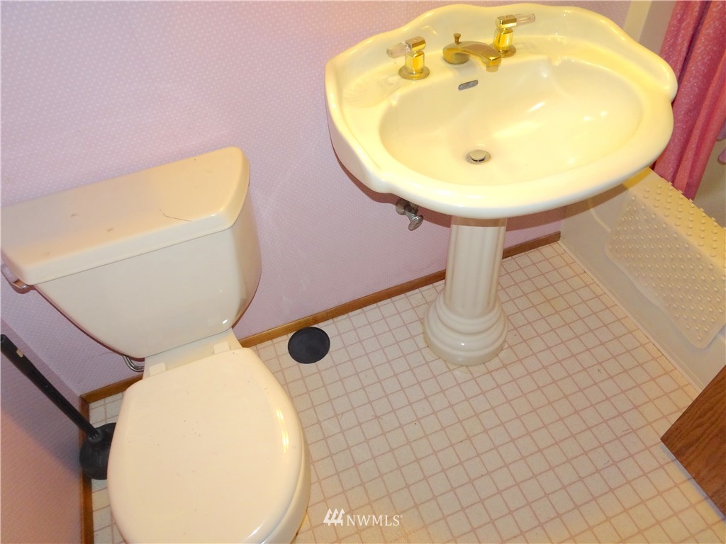 8444 East Caraway Road Port Orchard, WA 98366 - Photo 24 of 40 Gallery Image 24