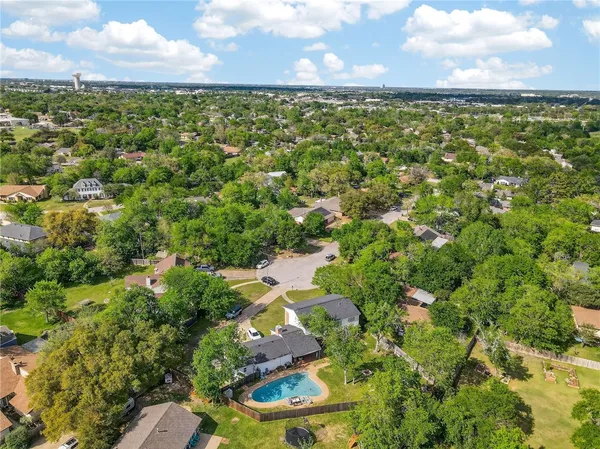 $450,000 | 1204 King Arthur Circle, College Station, TX 77840