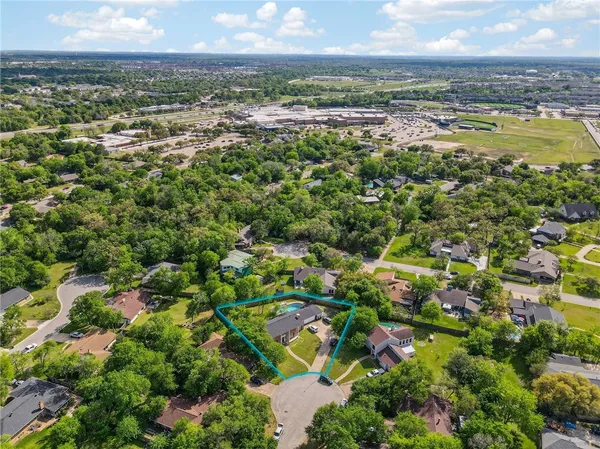 $450,000 | 1204 King Arthur Circle, College Station, TX 77840