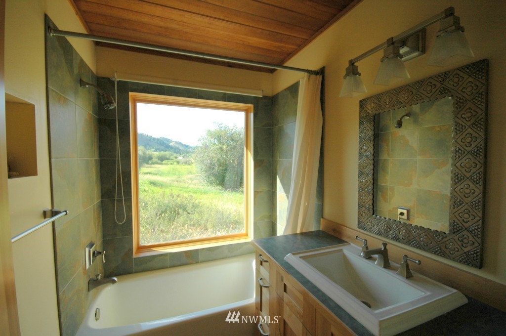 430 Rendezvous Road Winthrop, WA 98862 - Photo 5 of 22 Gallery Image 5