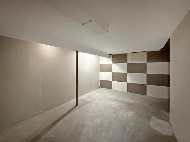 a view of empty room