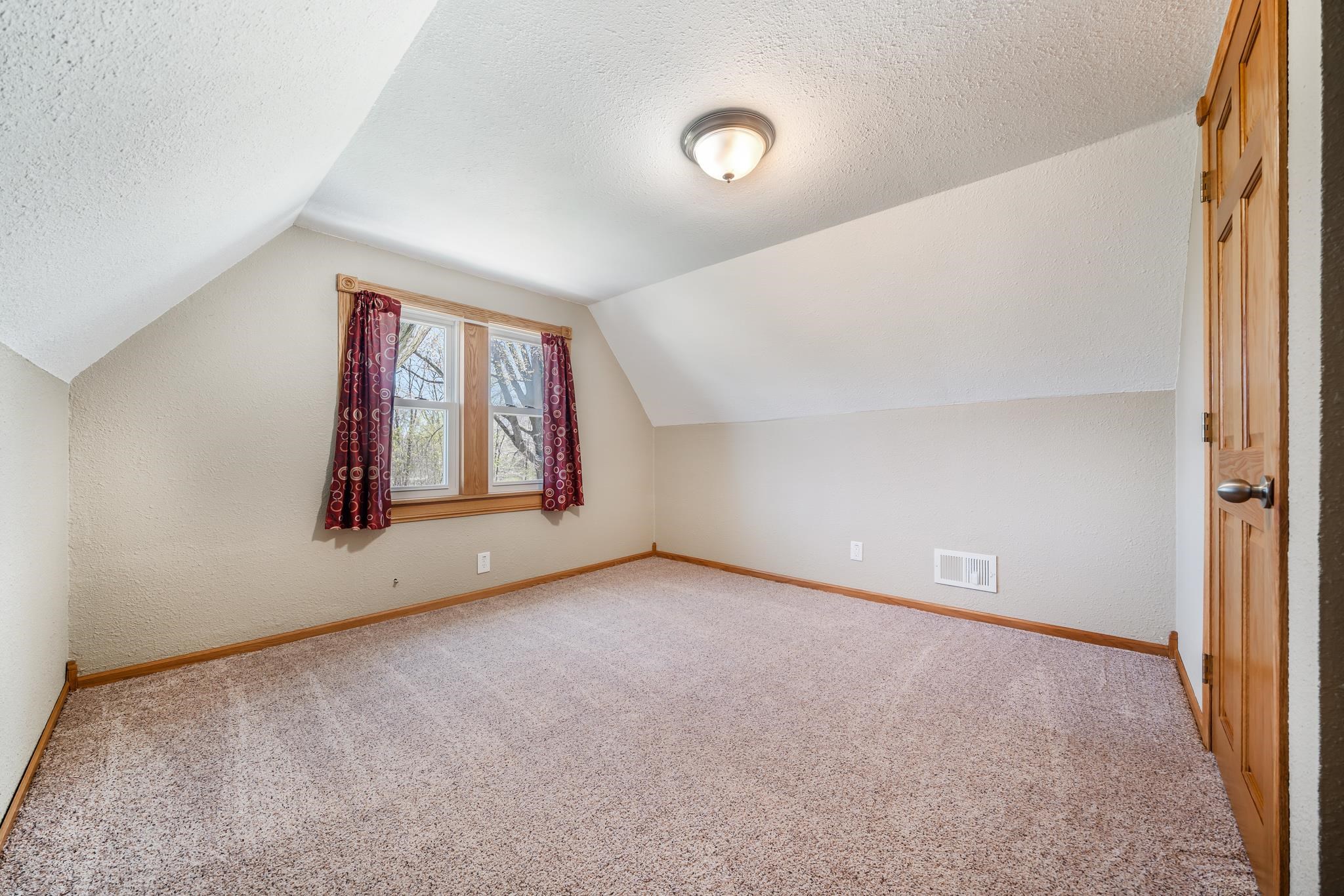 2780 Humboldt Road Green Bay, WI 54311 - Photo 20 of 51