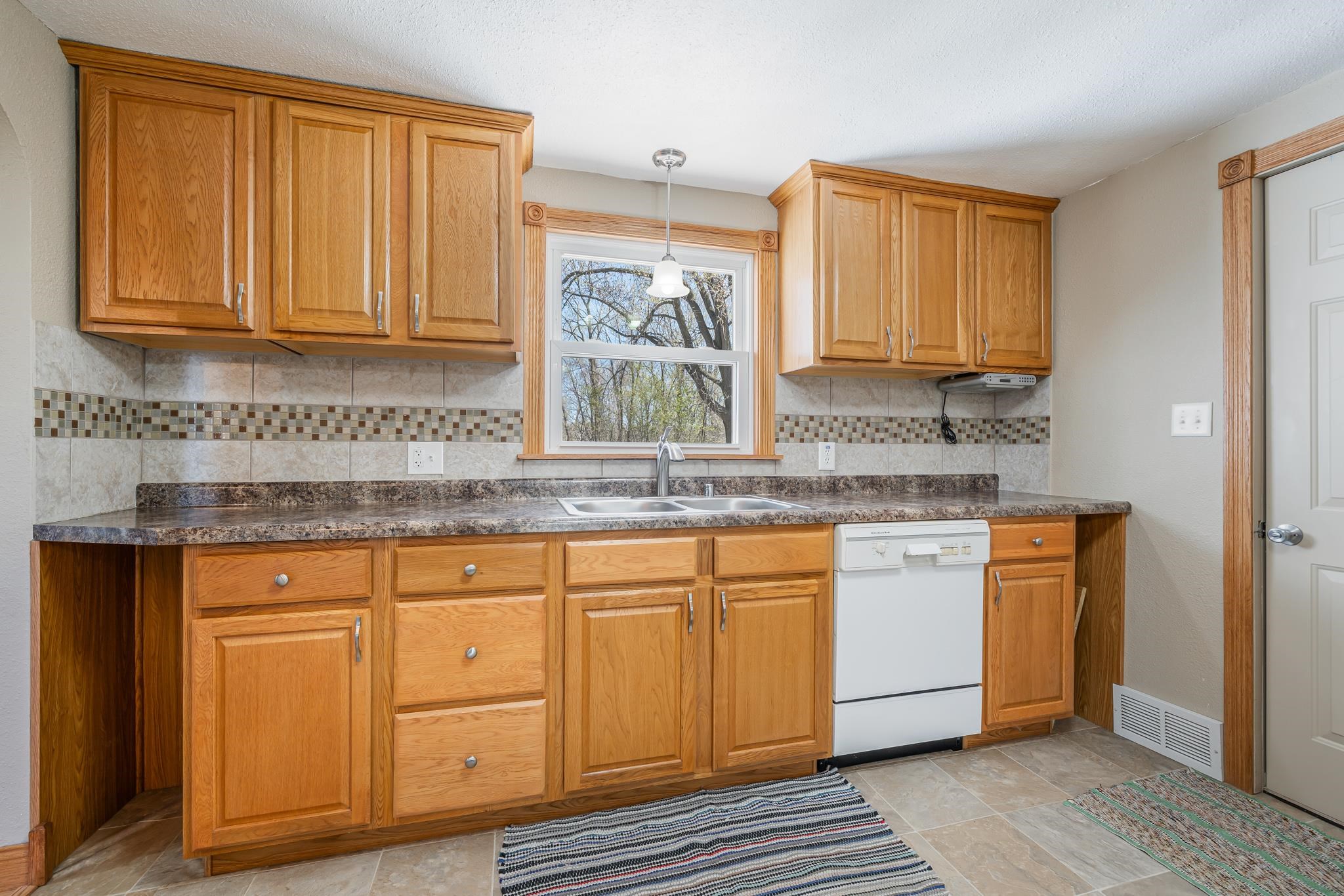 2780 Humboldt Road Green Bay, WI 54311 - Photo 6 of 51