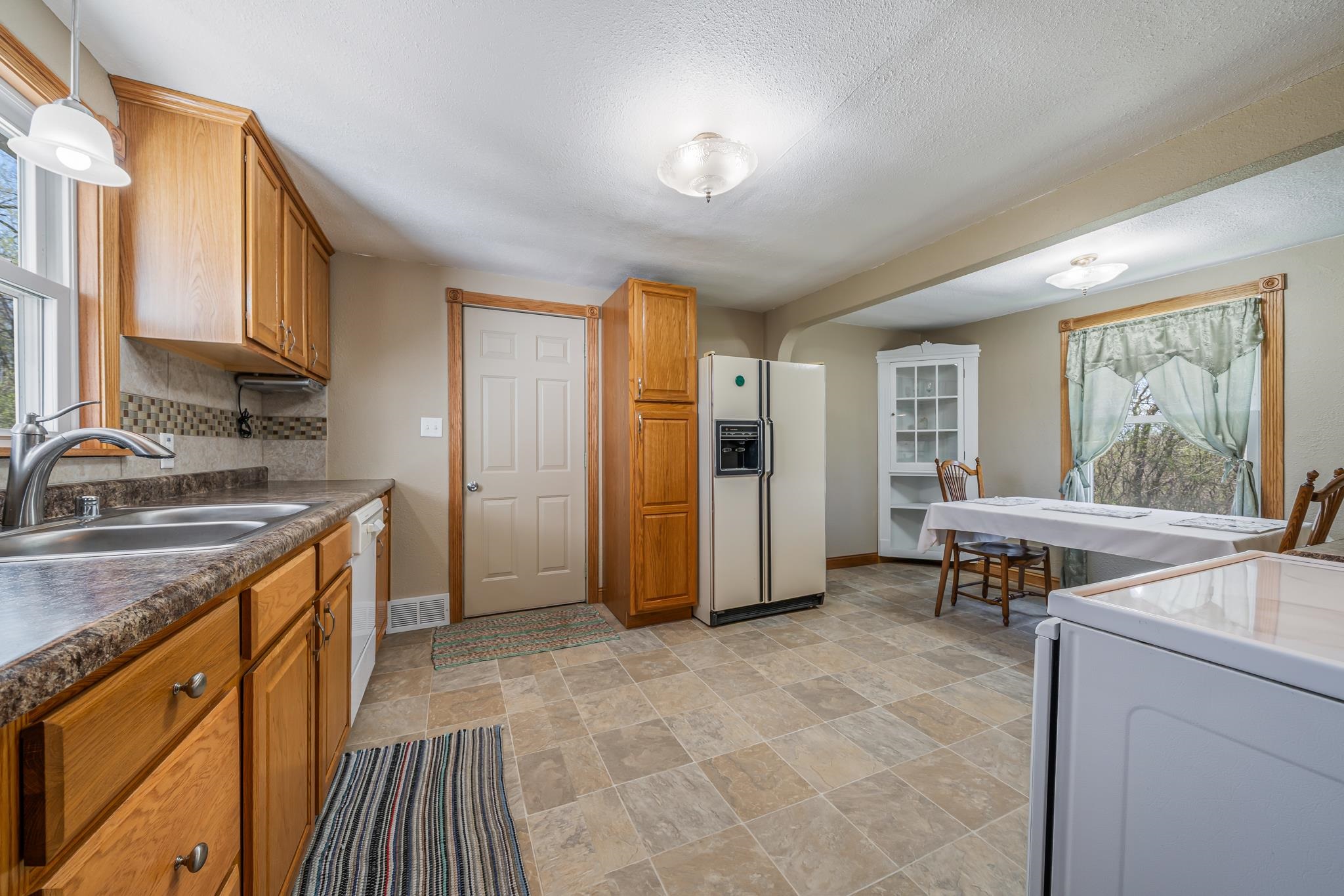 2780 Humboldt Road Green Bay, WI 54311 - Photo 8 of 51