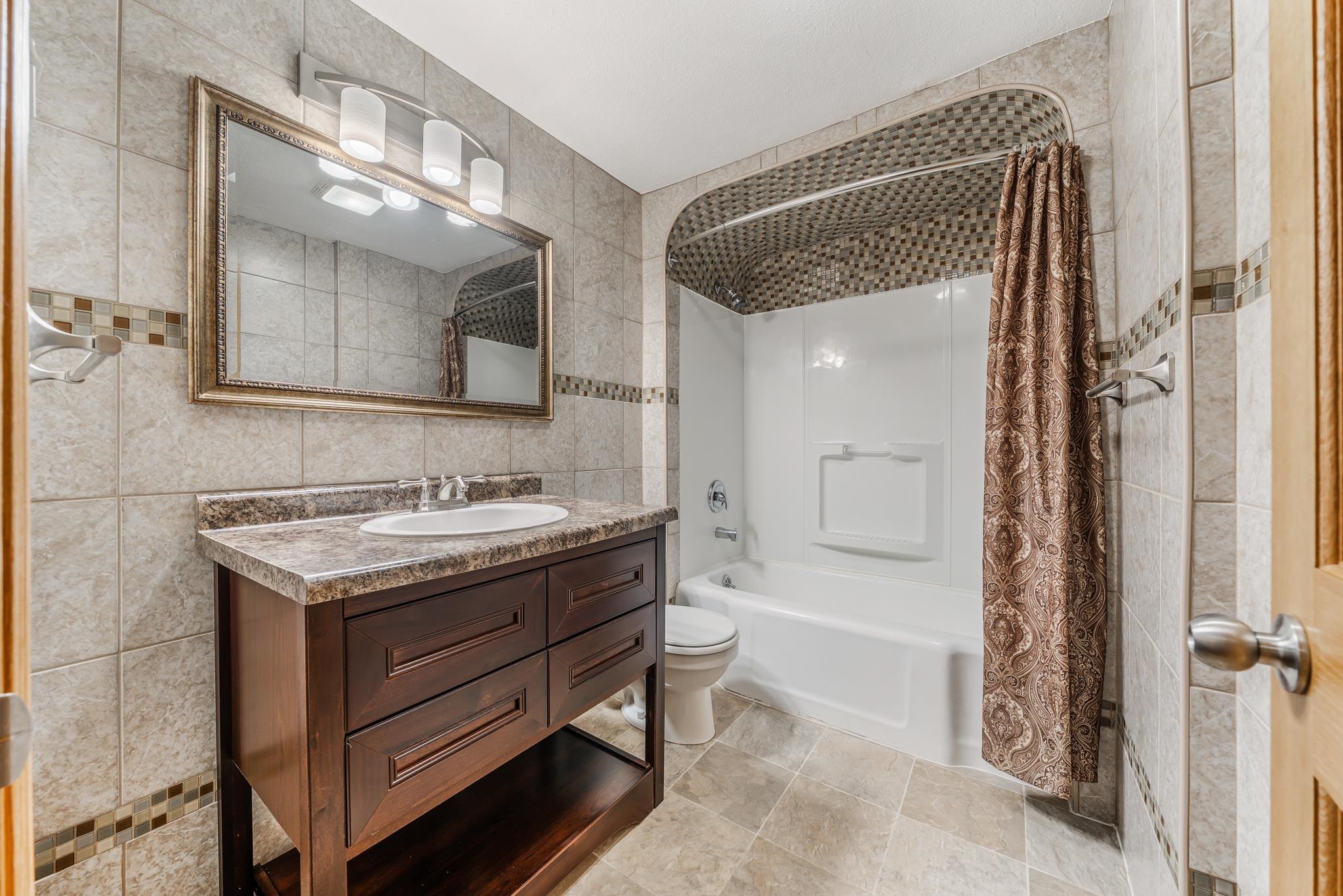 2780 Humboldt Road Green Bay, WI 54311 - Photo 10 of 51