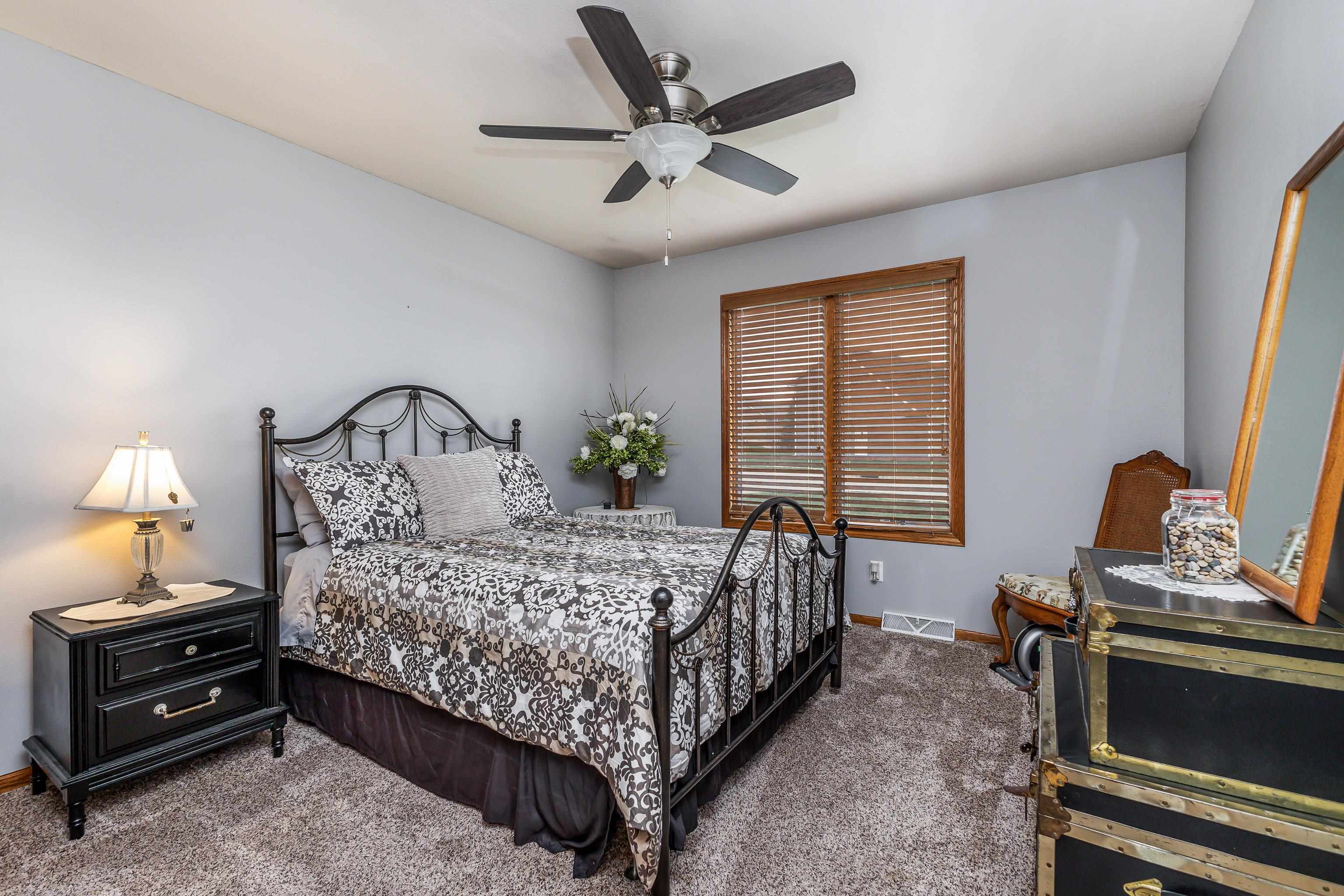 2101 Cheyenne Way Dubuque, IA 52002 - Photo 26 of 43 Gallery Image 26