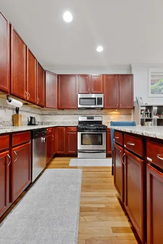 $2,600 | 2457 West Foster Avenue, Unit 1, Chicago, IL 60625