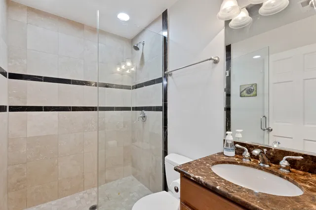 $2,600 | 2457 West Foster Avenue, Unit 1, Chicago, IL 60625