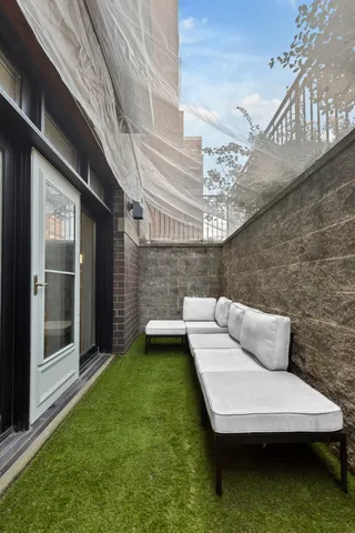 $2,600 | 2457 West Foster Avenue, Unit 1, Chicago, IL 60625