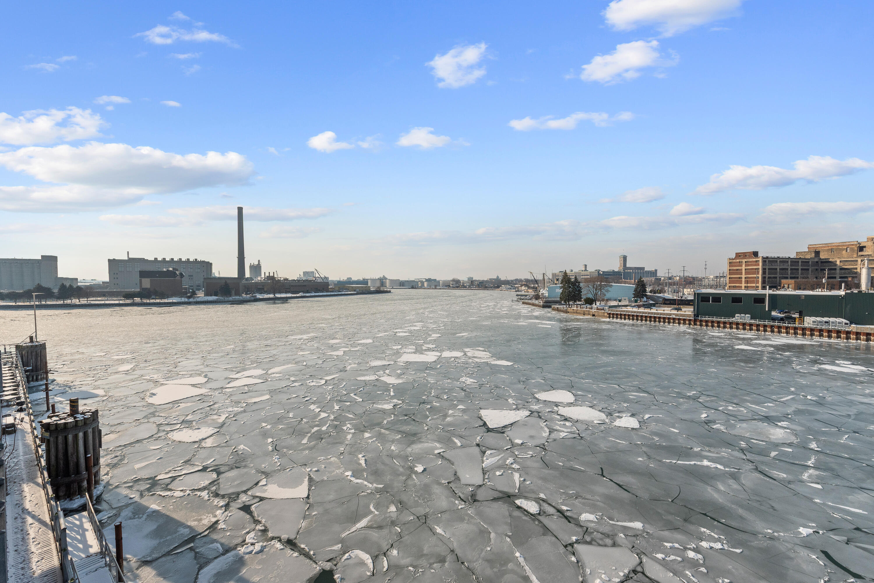 601 East Erie Street, Unit 313 Milwaukee, WI 53202 - Photo 11 of 48 Winter View Downstream