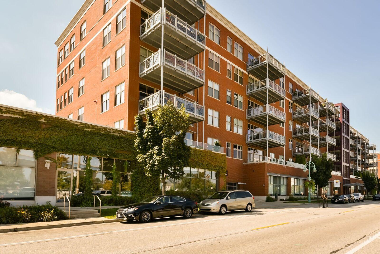 601 East Erie Street, Unit 313 Milwaukee, WI 53202 - Photo 3 of 48 The Harbor Front