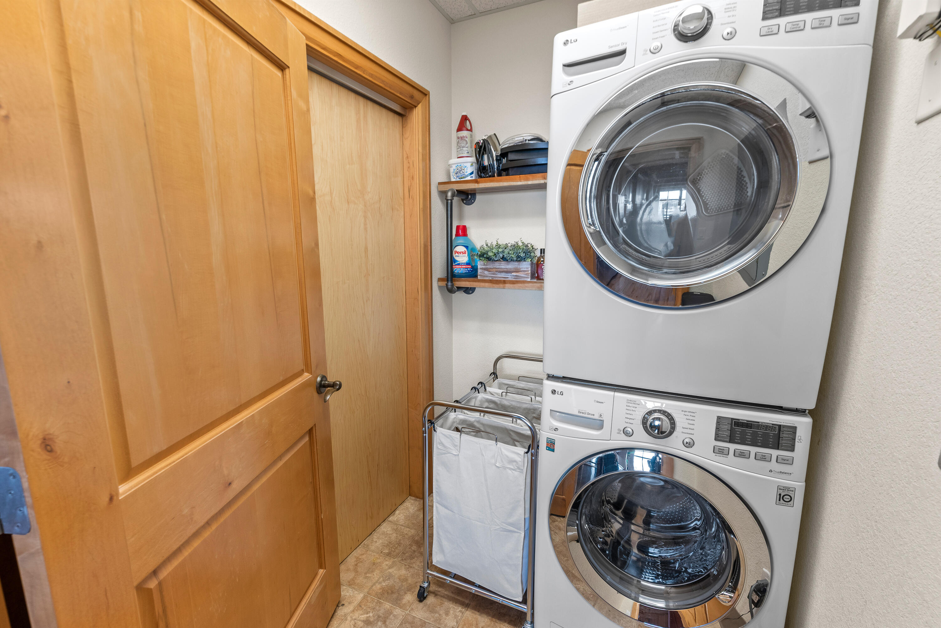 601 East Erie Street, Unit 313 Milwaukee, WI 53202 - Photo 36 of 48 High Efficiency Washer & Dryer