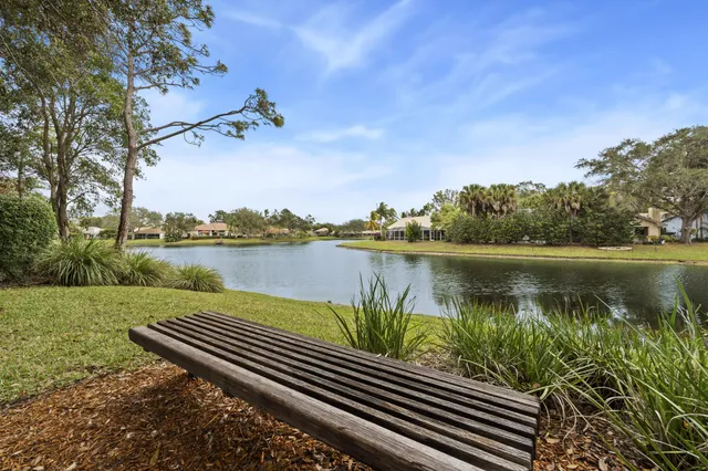 $600,000 | 18861 Misty Lake Drive, Jupiter, FL 33458