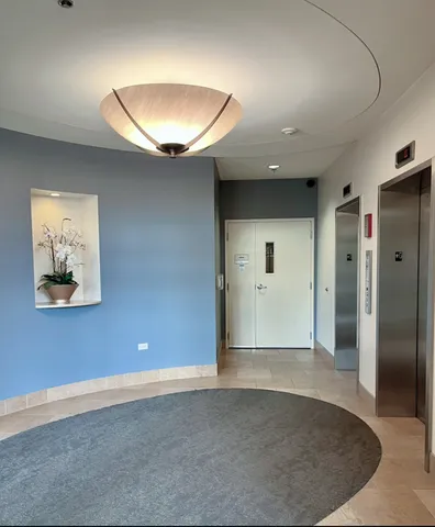 $520,000 | 1199 East Port Clinton Road, Unit 304, Vernon Hills, IL 60061