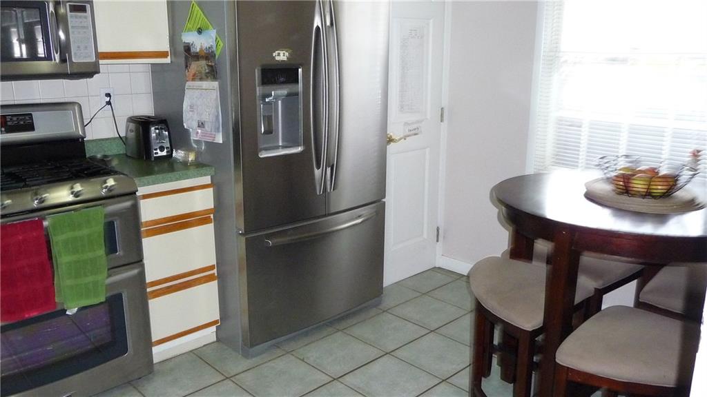 380 Shady Ridge Drive Monroeville, PA 15146 - Photo 11 of 21 Kitchen area