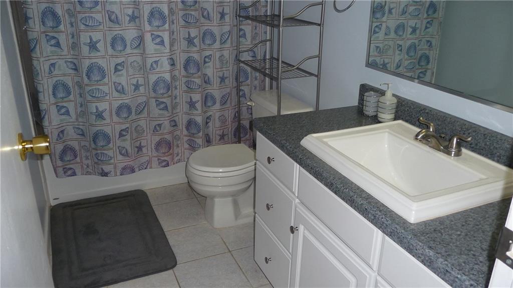 380 Shady Ridge Drive Monroeville, PA 15146 - Photo 17 of 21 Full bath in hallway of 2nd floor