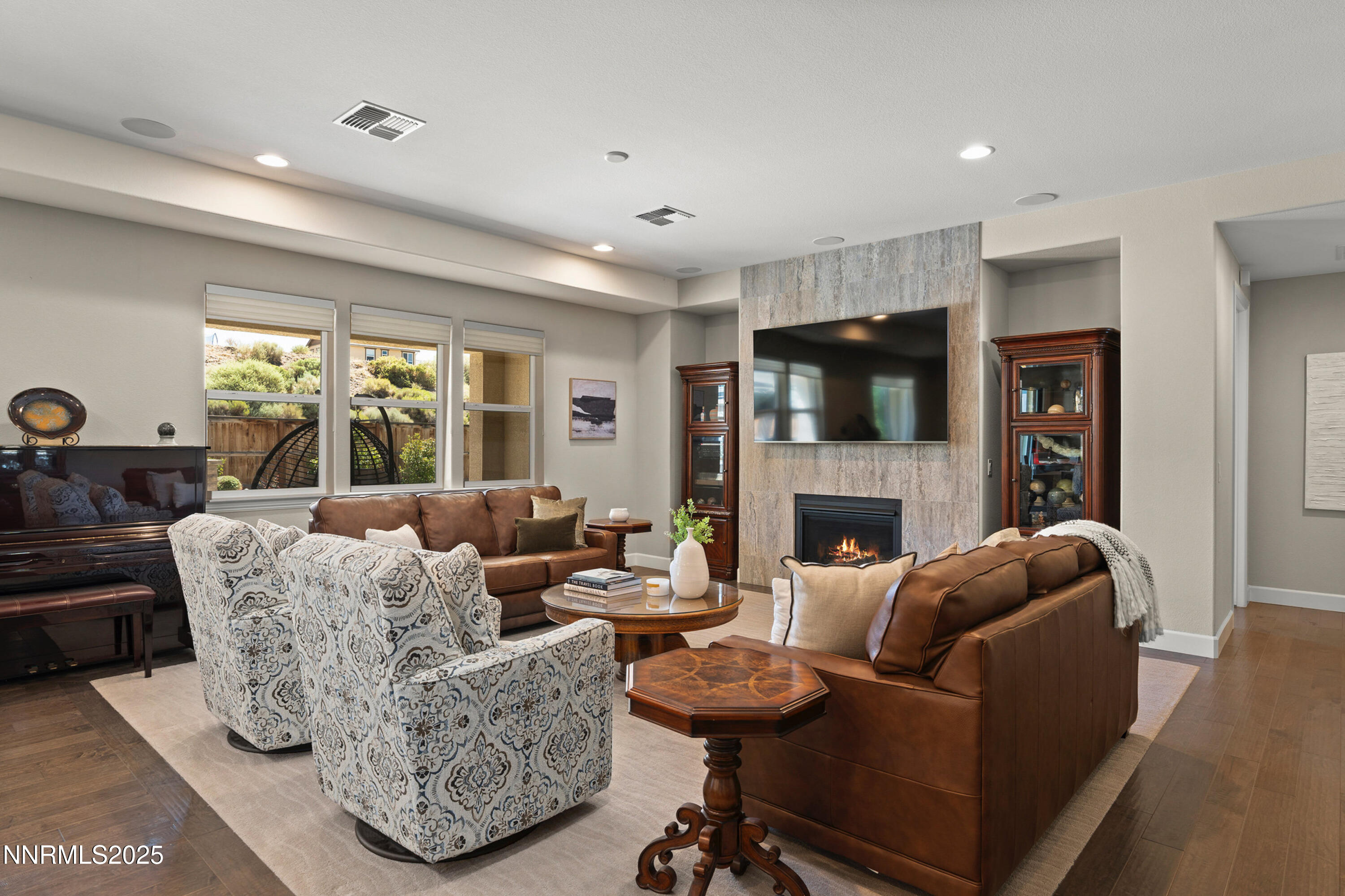 2910 Hasufel Way Reno, NV 89521 - Photo 6 of 46 013_12-print-_dsc7281_15